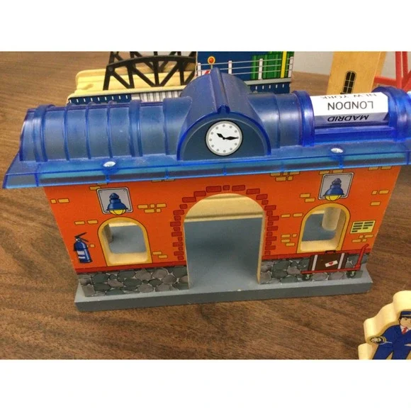 Imaginarium Structures Station Bridge Crane Cross Trestle Trees, people - Picture 6 of 9